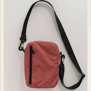 Baggu sport crossbody - baked apple